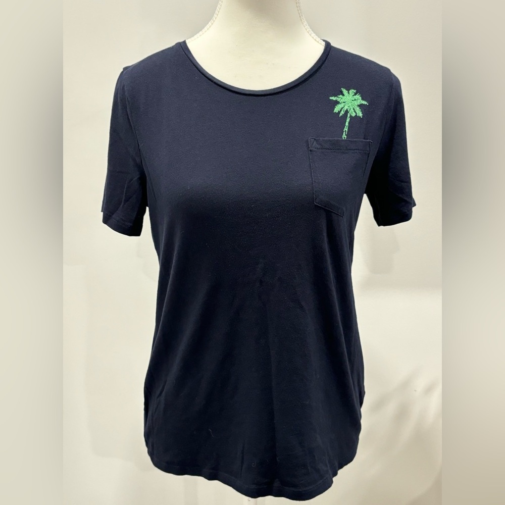Banana Republic T-Shirt Sz S
Embroidered Palm Tree Navy Blue Front Pocket Summer